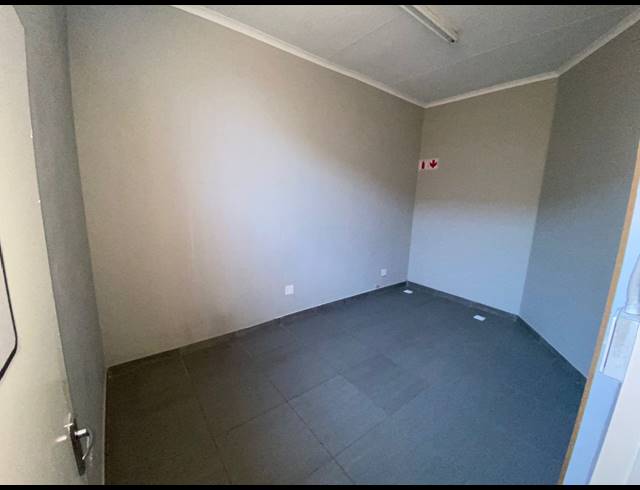 145M² BUILDING TO LET IN RUSTENBURG CENTRAL